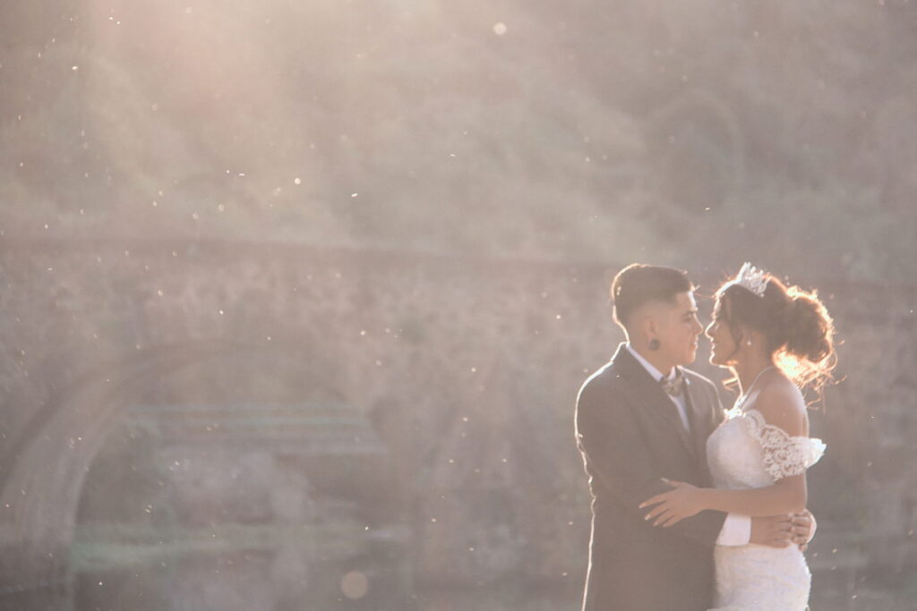 fotógrafo de bodas en Guadalajara, sesión de novios, trash the dress, sesión de boda, fotos de boda, puente de calderón, seccion fotografica